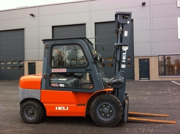 vilochniydizeljniypogruzchikhelicpcd50skabinoyfotolargest